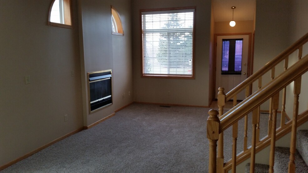 Building Photo - 4305 Merrimac Ln N