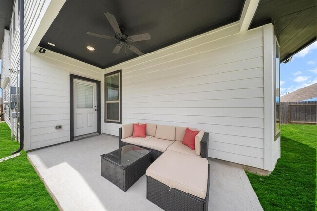 Building Photo - 8919 Oak Ivy Ln