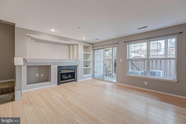 Building Photo - 5140 Donovan Dr