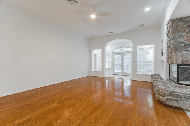 Building Photo - 22 Westwinds Cir