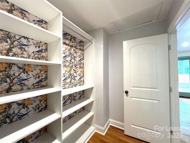 Building Photo - 5745 Riviere Dr