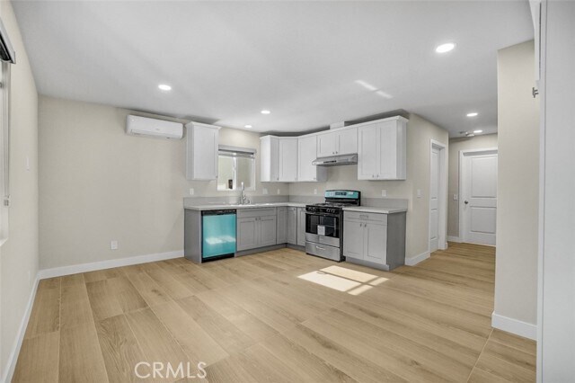 Building Photo - 610 W Hollyvale St