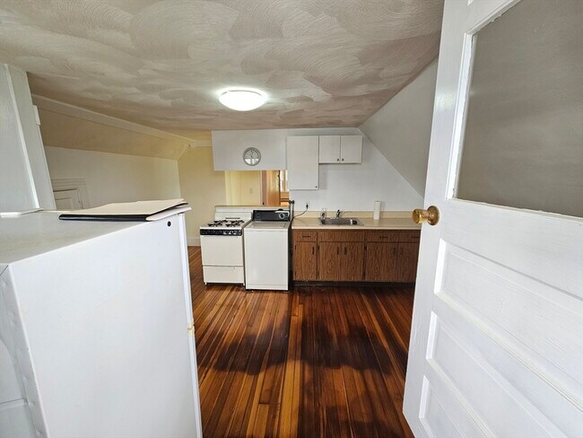 Building Photo - 4 Glendale St