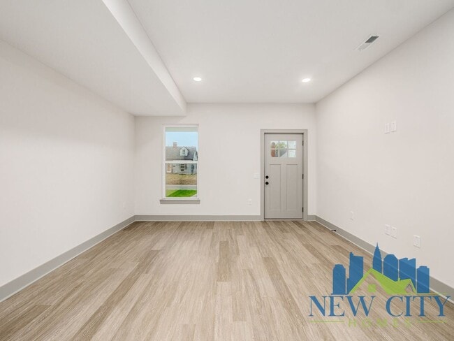 Building Photo - Recently Built 2 Bedroom 2 1/2 Bathroom Single Family Home in South Columbus!