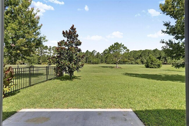 Building Photo - 137 Fairway Ct