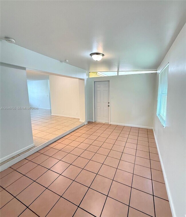 Building Photo - 12096 Dolphin Dr