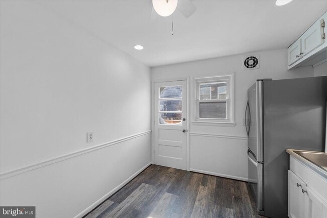 Building Photo - 9012 Vernon View Dr