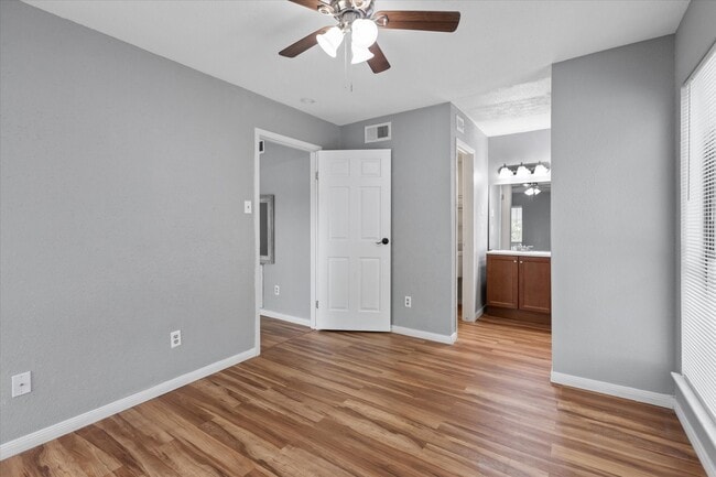 Building Photo - 13151 Walden Rd