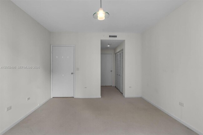 Building Photo - 801 Brickell Key Blvd