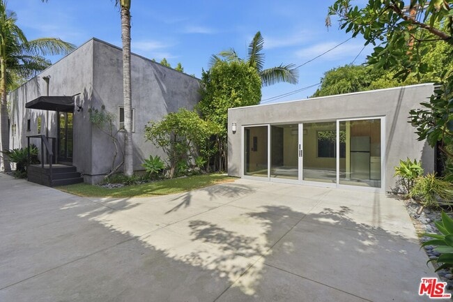 Building Photo - 460 N La Jolla Ave