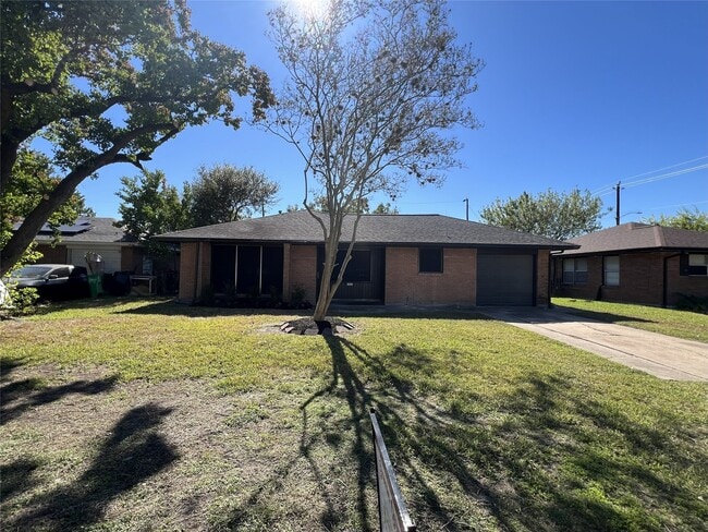 Building Photo - 717 Grantham Rd