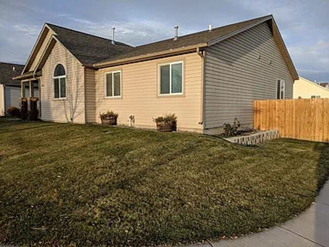 Building Photo - 4004 England Blvd