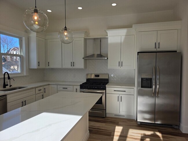 Building Photo - 84 Dudley St