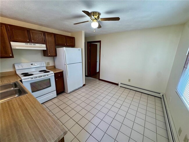 Building Photo - 135 Rounds Ave