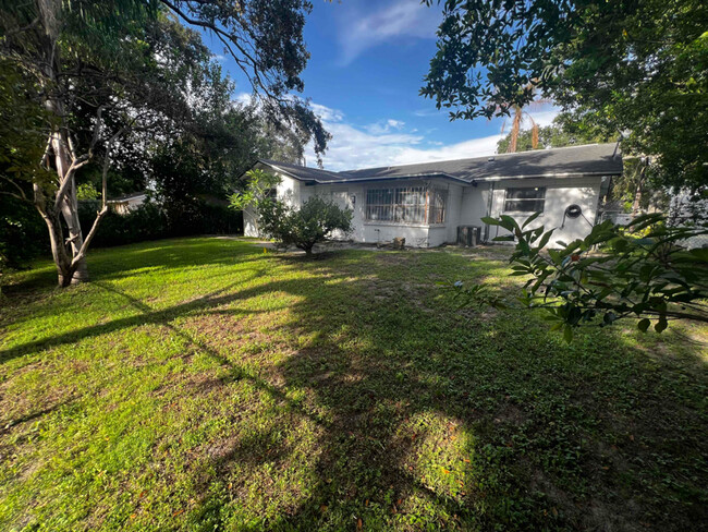 Building Photo - 10920 N 29th St