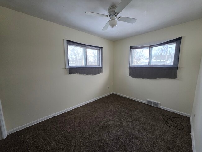 Building Photo - 4345