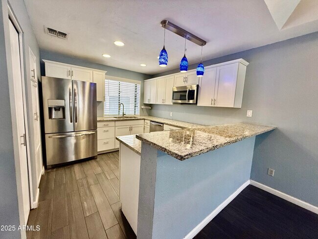 Building Photo - 11666 N 28th Dr