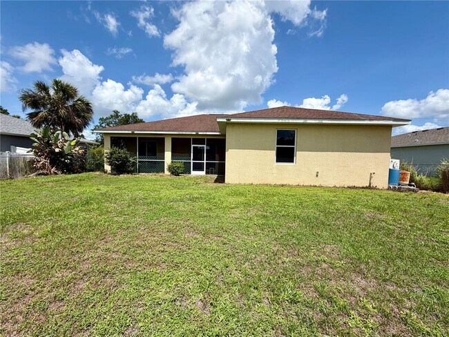 Building Photo - 1204 S San Mateo Dr