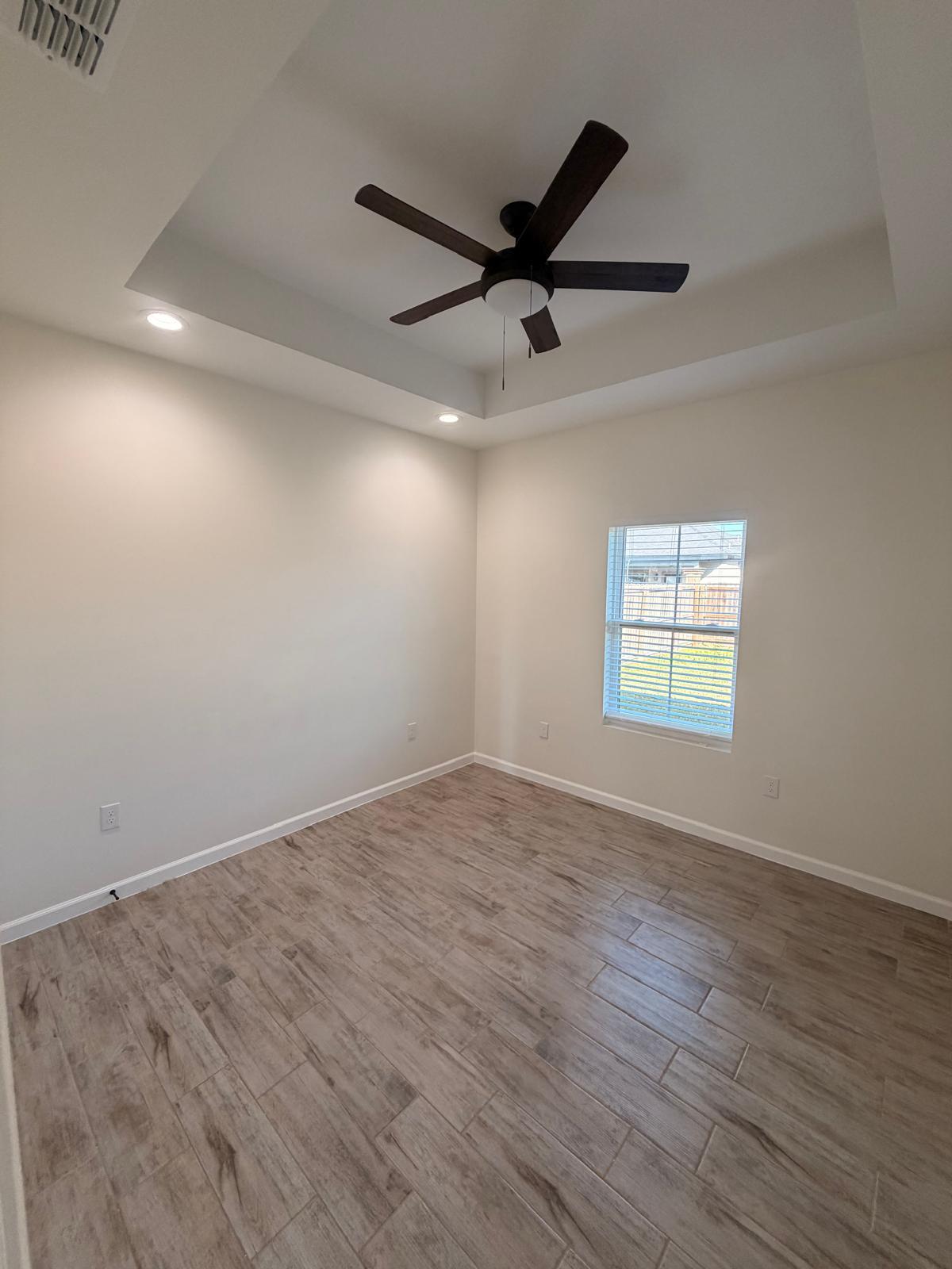 Building Photo - 487 Arboleda Ln