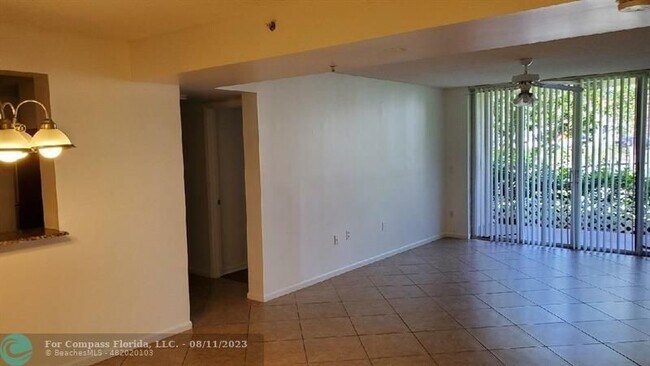 Building Photo - 2731 Ocean Club Blvd