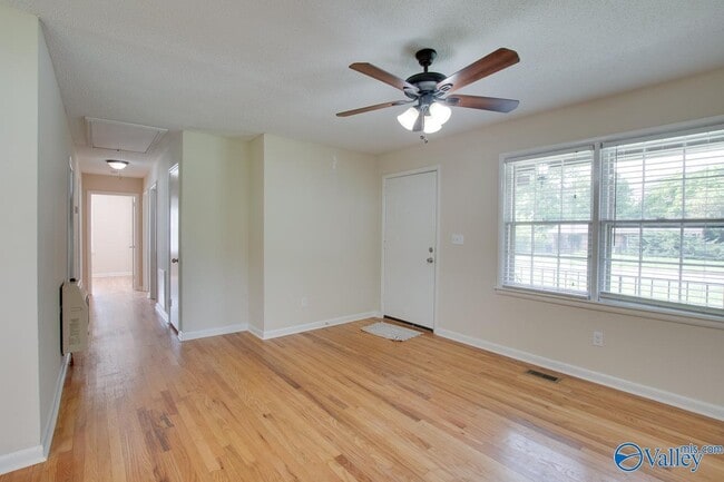 Building Photo - 1830 Oakwood Ave NE