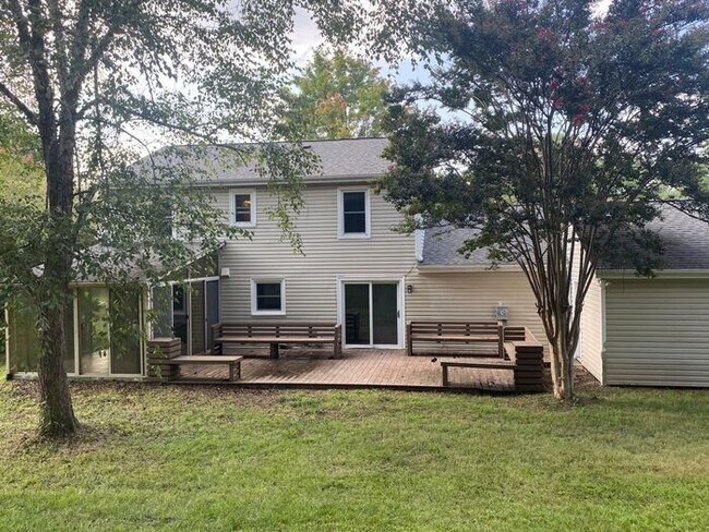 Building Photo - 4 Bedroom South Charlotte Home!