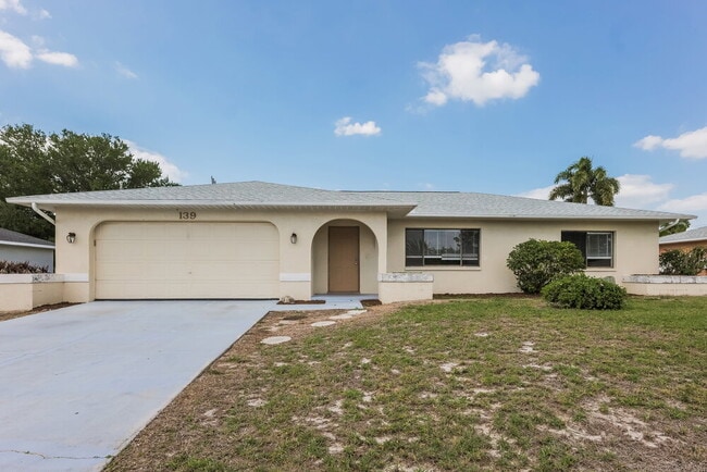 Building Photo - 139 SE 19th Ln