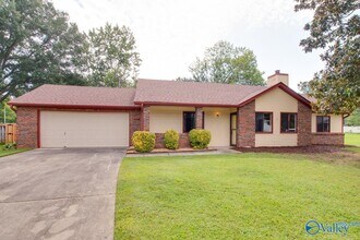 Building Photo - 2010 Rangewood Cir SE