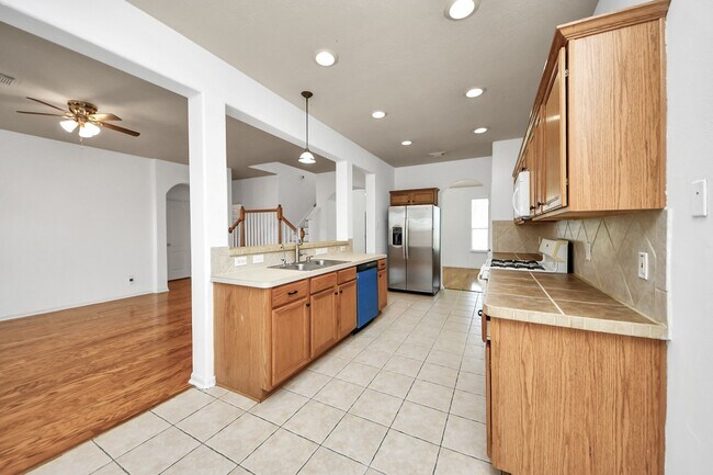 Building Photo - 13114 Oak Ledge Dr