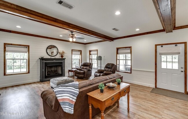 Building Photo - 1998 MS-16