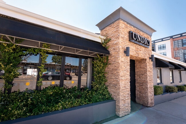 Building Photo - 3500 S Corona St