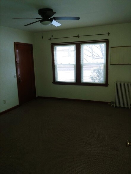 Building Photo - 121 3rd Ave E