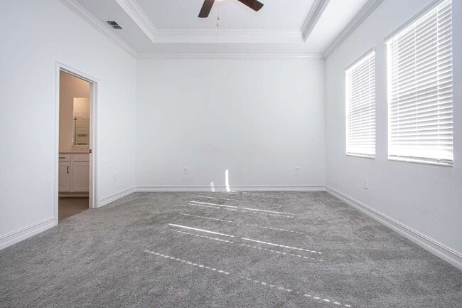 Building Photo - Spacious Like New 4-Bedroom Oasis with 3 Full Baths in Palmetto - Available NOW