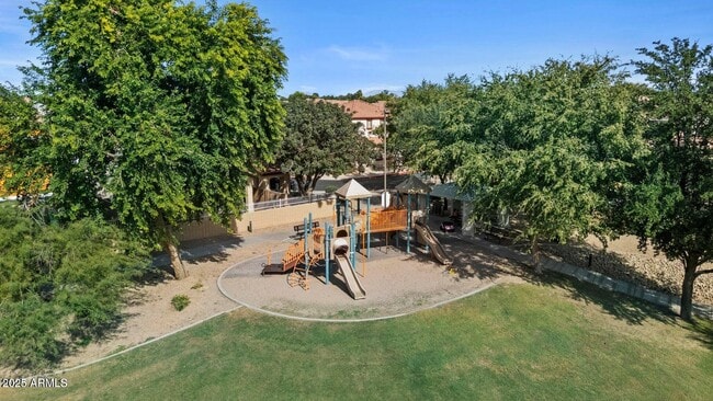 Building Photo - 961 E Redondo Dr