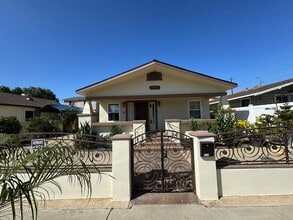 Building Photo - Renovated House for Rent