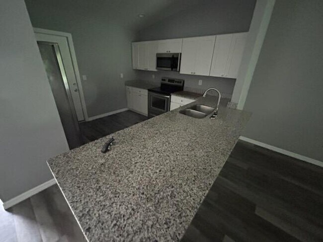 Building Photo - Duplex for rent