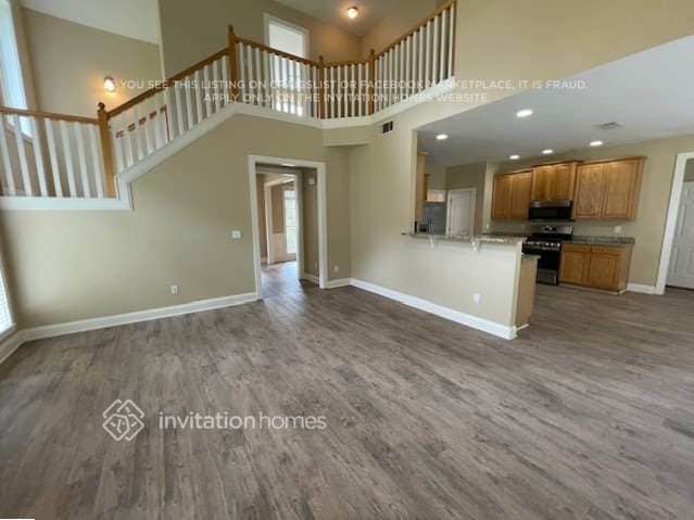 Building Photo - 820 Sweetwater Bridge Cir