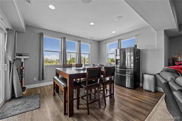 Building Photo - 15411 Village Cir E