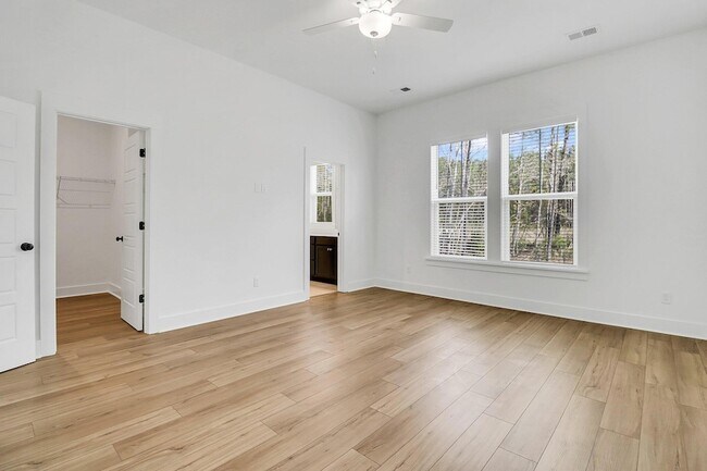 Building Photo - 502 Sound Dr