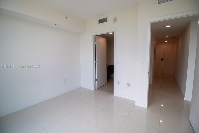 Building Photo - 7875 NW 107th Ave