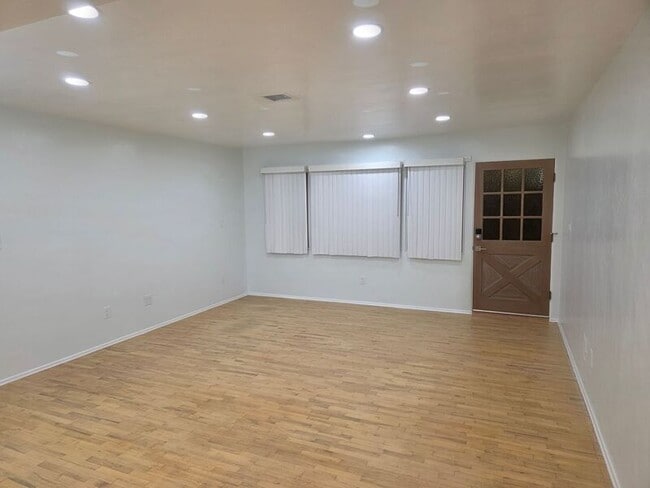 Building Photo - 1616 S Tremont St