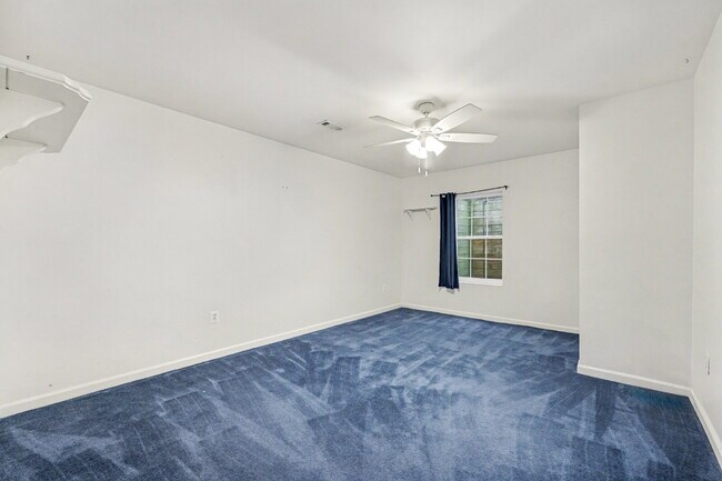 Building Photo - 9 Gallery Rd