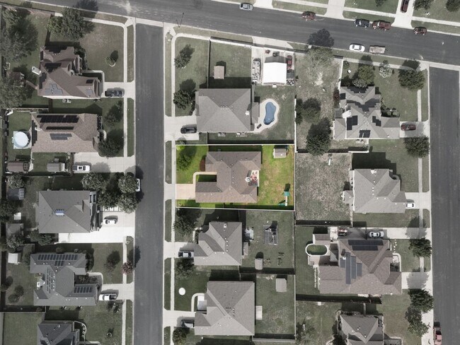 Building Photo - White Rock Estates