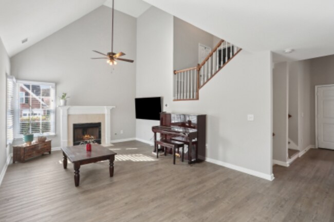Building Photo - 2058 Drogheda Ln