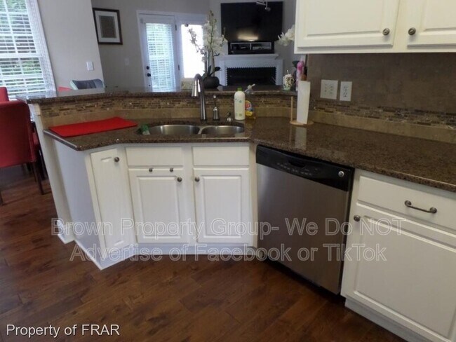 Building Photo - 124 Highgrove Ct