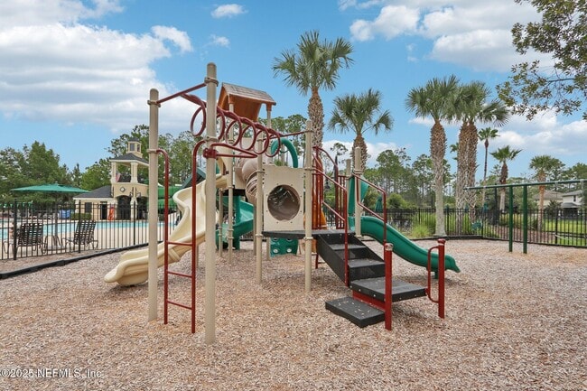 Building Photo - 562 S Aberdeenshire Dr