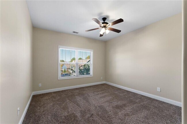 Building Photo - 10 Canterbury Walk