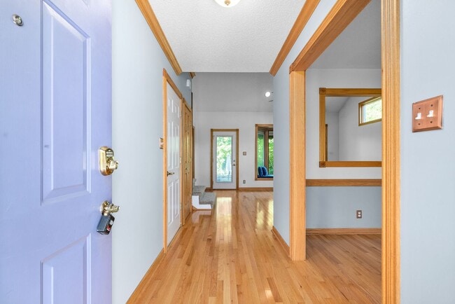 Building Photo - Pet Friendly Three Bedroom!