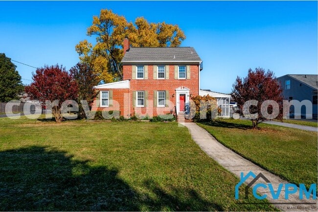 Primary Photo - 16 2nd Ave S