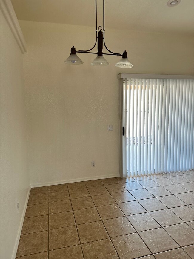 Building Photo - 111 Cypress Dr